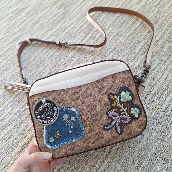 NWT Coach CAMERA BAG IN SIGNATURE CANVAS WITH PATCHES AND RIVETS